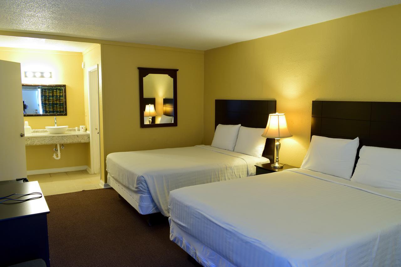 Red Carpet Inn Battleboro Exterior photo