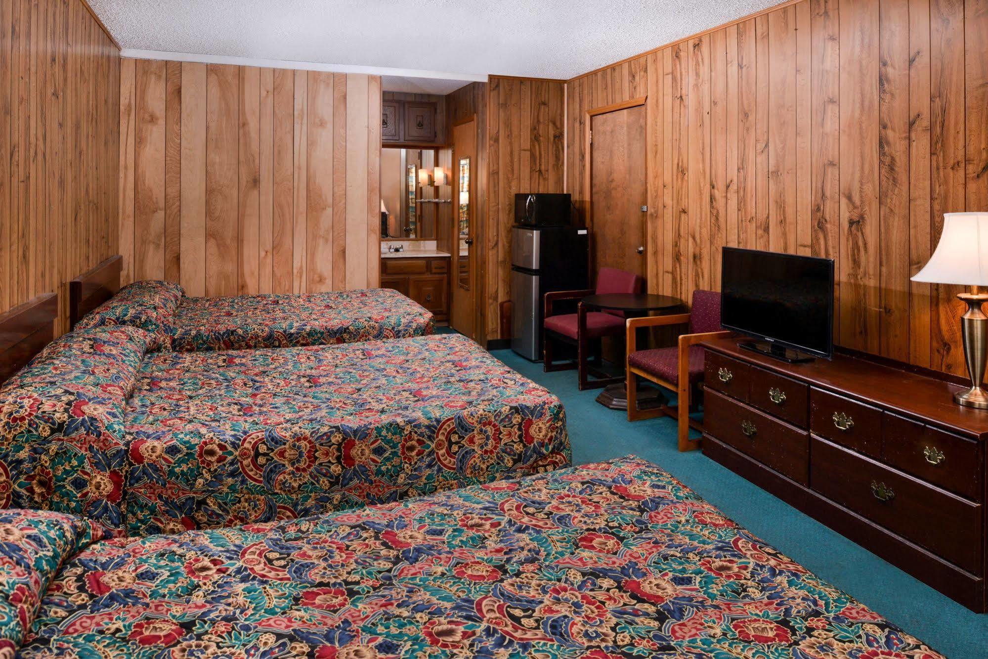 Red Carpet Inn Battleboro Exterior photo